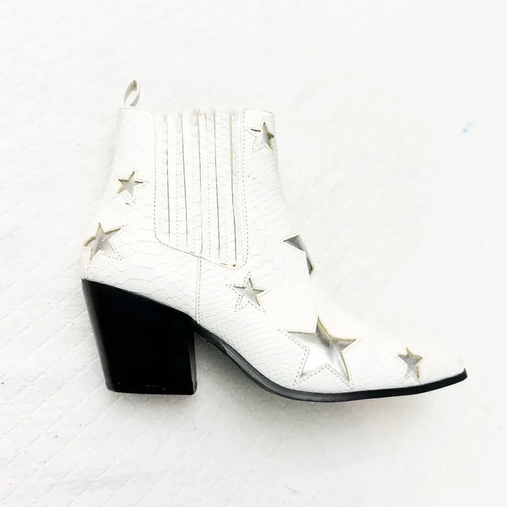 Betsey Johnson Izak Silver Star Studded White Cowboy Boot Almond Toe Size 6.5